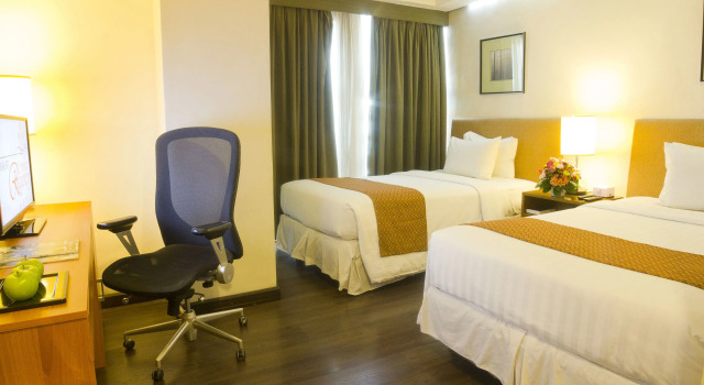 Номер Superior Crown Regency Hotel Makati