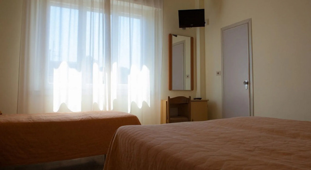Трёхместный номер Hotel Ausonia B&B RiMiNi