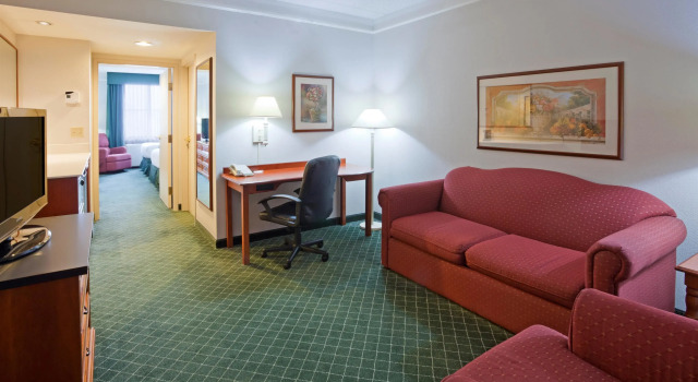 Четырёхместный люкс La Quinta by Wyndham Madison American Center