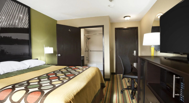 Номер Standard Super 8 by Wyndham Joplin