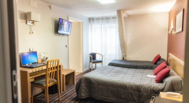 Трёхместный номер Standard Hôtel Le Tivoli