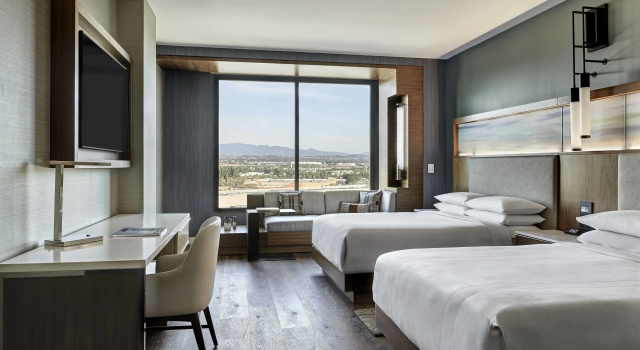 Четырёхместный клубный номер Standard Marriott Irvine Spectrum