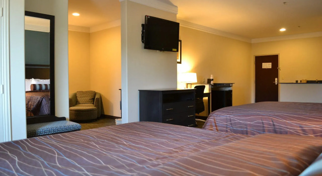 Люкс с 2 комнатами Red River Inn and Suites
