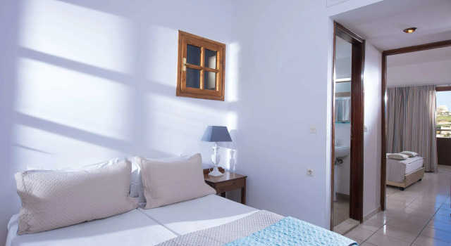 Семейный номер Standard с 2 комнатами с видом на море Blue Bay Resort Hotel