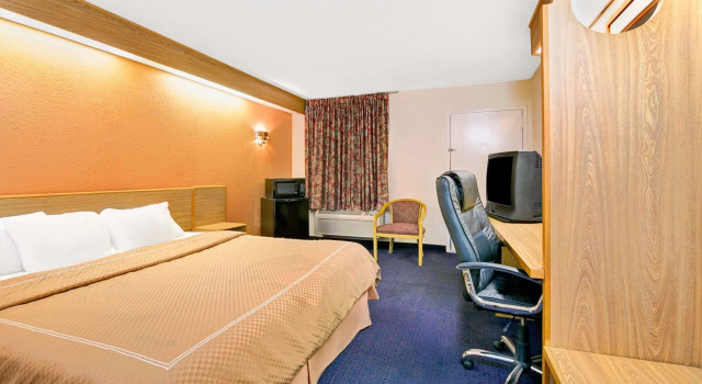 Двухместный номер Standard Days Inn by Wyndham Charlotte Northlake