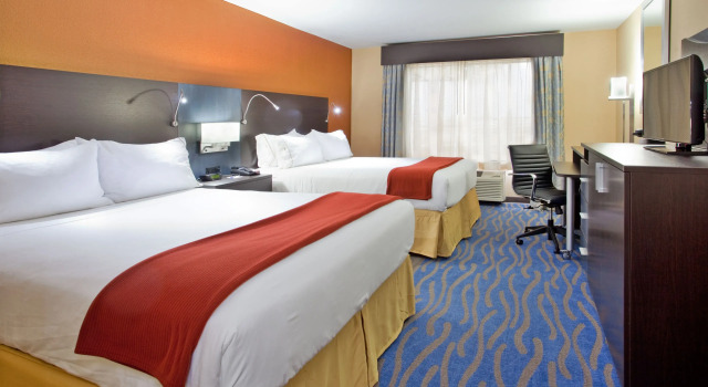 Четырёхместный номер Standard Holiday Inn Express & Suites St Louis Airport by IHG