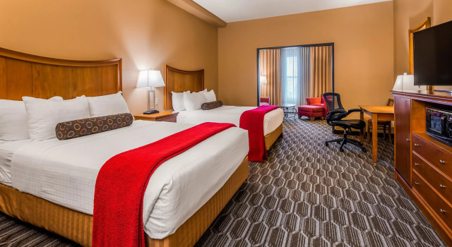 Люкс Best Western Plus Swiss Chalet Hotel & Suites