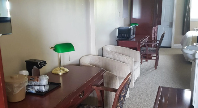 Четырёхместный люкс Seaport Inn