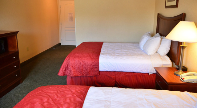 Четырёхместный номер Standard Spark By Hilton Lake George Outlets