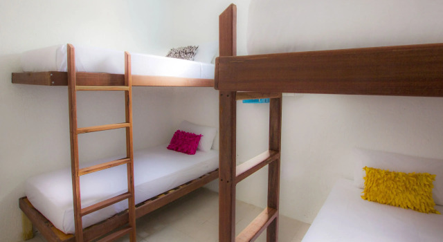 Кровать в общем номере Beds Friends Hostel