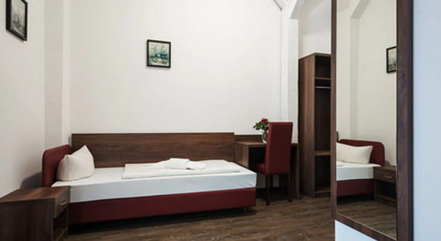 Одноместный номер Standard Queens Park Hotel