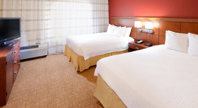 Четырёхместный номер Standard Courtyard by Marriott San Antonio Downtown