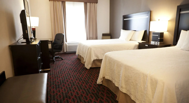 Четырёхместный номер Standard Hampton Inn & Suites by Hilton Lethbridge