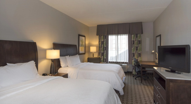 Четырёхместный номер Standard Hilton Garden Inn Raleigh Cary