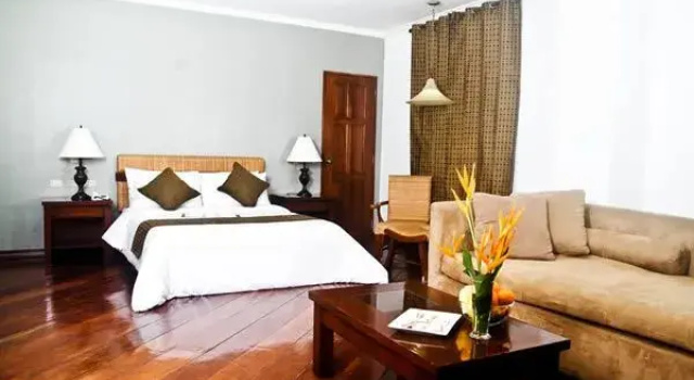 Полулюкс The Bell Hotel
