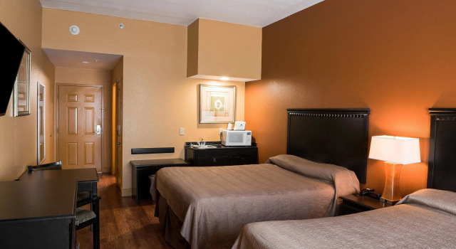 Четырёхместный номер Standard Americas Best Value Inn & Suites-Griffin