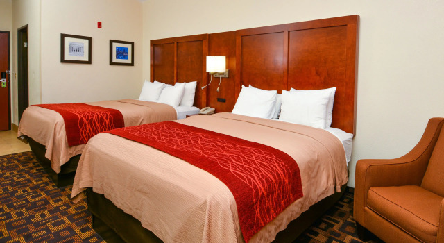Четырёхместный номер Standard Comfort Inn Marion