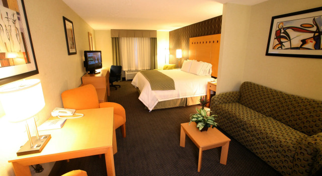 Четырёхместный люкс Holiday Inn Express & Suites Monterrey Aeropuerto by IHG