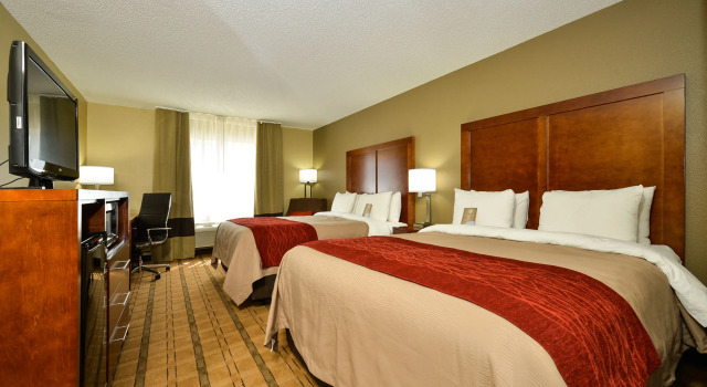 Четырёхместный номер Standard Comfort Inn & Suites Coralville - Iowa City near Iowa River Landing