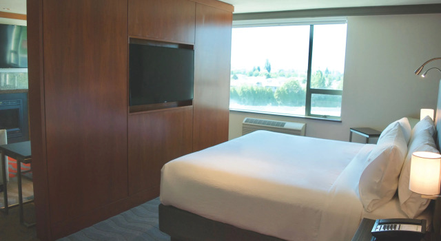 Двухместный люкс Holiday Inn Vancouver Airport Richmond by IHG