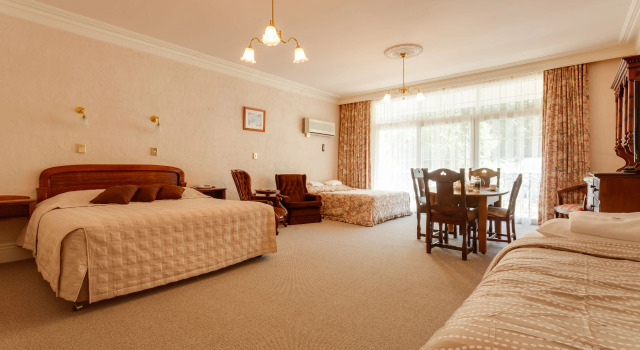 Семейный люкс Victoria House Motel and Wine Bar