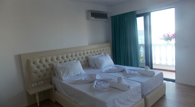 Двухместный номер Standard с балконом Hotel Iliria
