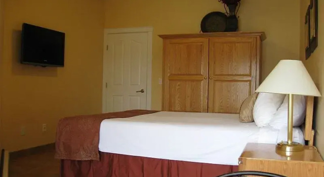 Люкс Deluxe с 2 комнатами с видом на воду Desert Surfside Waterfront Accommodations