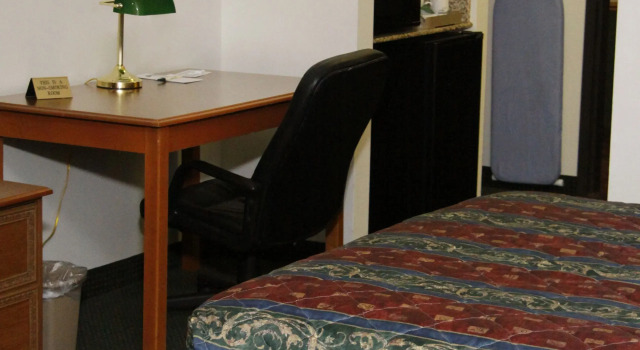 Четырёхместный номер Standard Horizon Inn & Suites