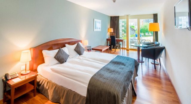 Номер Executive с балконом Hôtel Rallye & Entrées aux Bains de la Gruyère