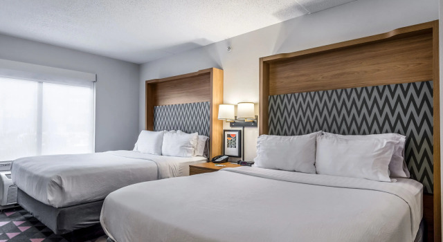 Четырёхместный номер Standard Holiday Inn - Indianapolis Downtown by IHG