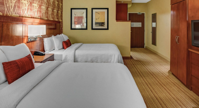 Четырёхместный номер Standard Courtyard by Marriott High Point