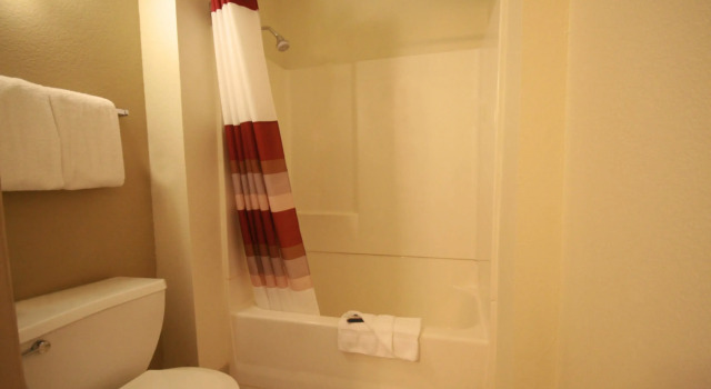Четырёхместный номер Standard Red Roof Inn Sacramento - Elk Grove