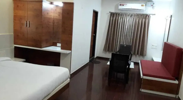 Люкс Hotel Madhuvan International