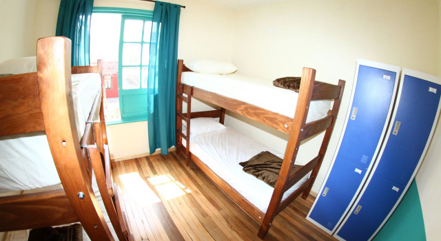 Кровать в общем номере Hostal Vitalia