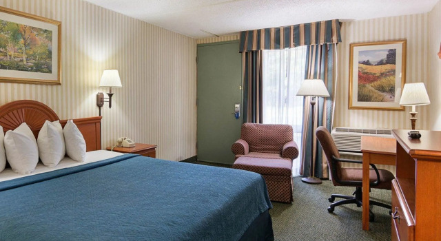 Двухместный номер Standard Rodeway Inn Joint Base Andrews Area