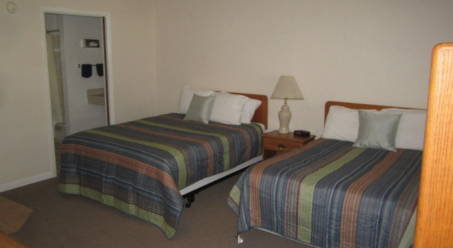 Standard Neljän hengen huone näkymä Wapiti Lodge
