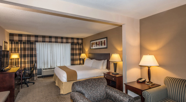 Двухместный номер Standard Holiday Inn Express Hotel & Suites Lavonia by IHG