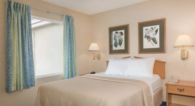 Двухместный номер Standard Days Inn & Suites by Wyndham Bridgeport - Clarksburg