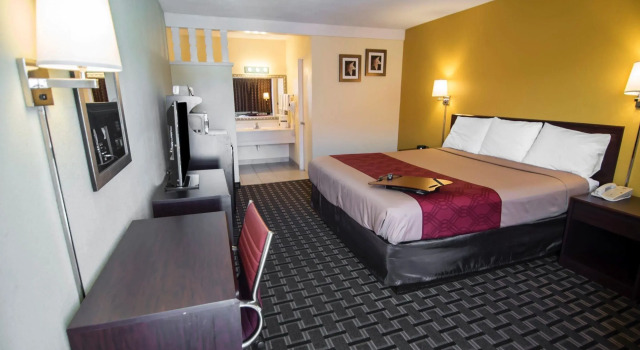 Двухместный номер Standard Super 8 by Wyndham Albuquerque Downtown