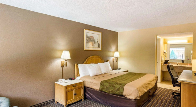 Двухместный номер Standard Red Roof Inn Kenner – New Orleans Airport NE