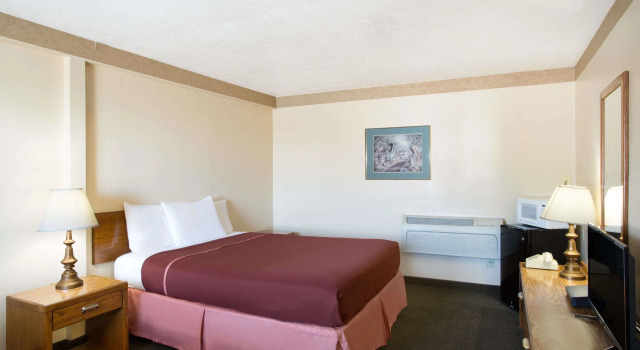 Двухместный номер Standard Howard Johnson by Wyndham Brigham City