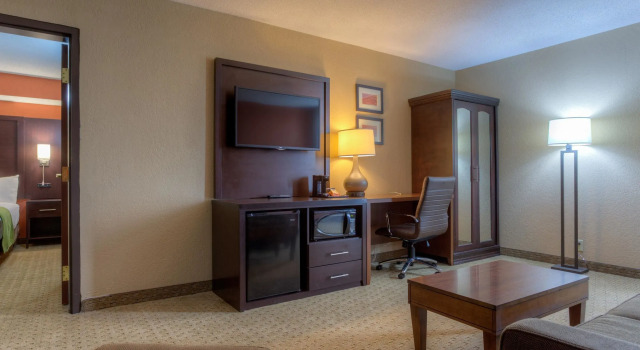Двухместный люкс Comfort Inn & Suites Evansville Airport