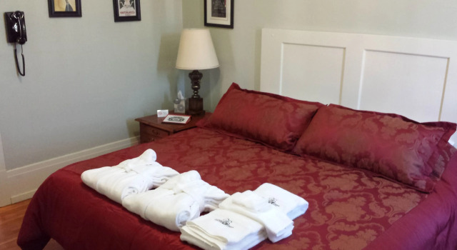 Двухместный номер Standard The Peak at Centralia Square - Self Check-In Hotel