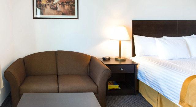 Двухместный номер Standard Days Inn by Wyndham Portage La Prairie