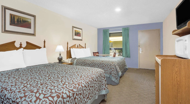 Четырёхместный номер Standard Park Inn by Radisson, Attalla-Gadsden