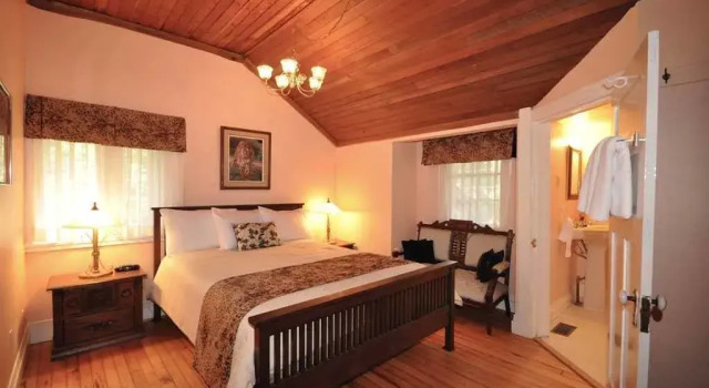 Номер Standard Whispering Pines B&B