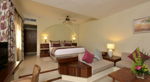 Полулюкс oceanfront Iberostar Selection Bavaro Suites - All Inclusive