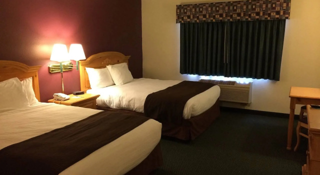 Четырёхместный номер Standard AmericInn by Wyndham Northfield