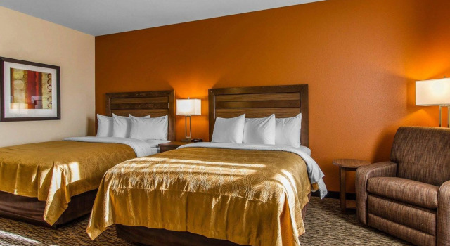 Четырёхместный номер Standard MainStay Suites Watford City - Event Center