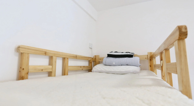Кровать в общем номере (мужской номер) South Face Hostel Jinhu Branch